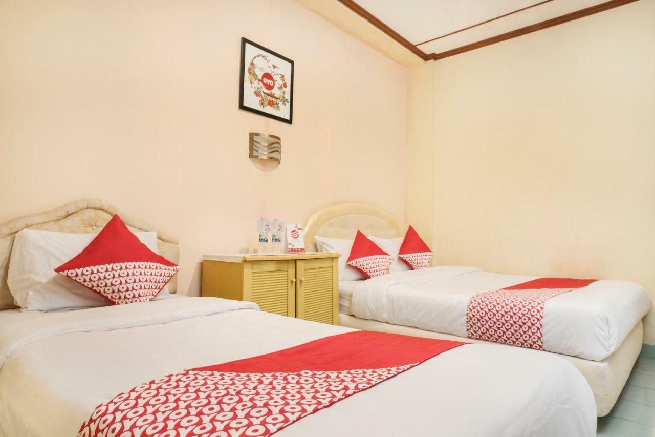 OYO 585 Hotel Perwita Sari Yogyakarta Buitenkant foto