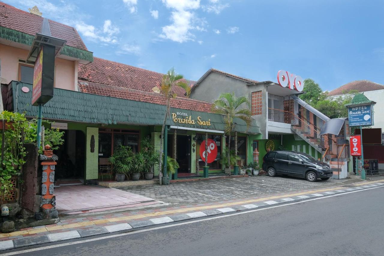 OYO 585 Hotel Perwita Sari Yogyakarta Buitenkant foto